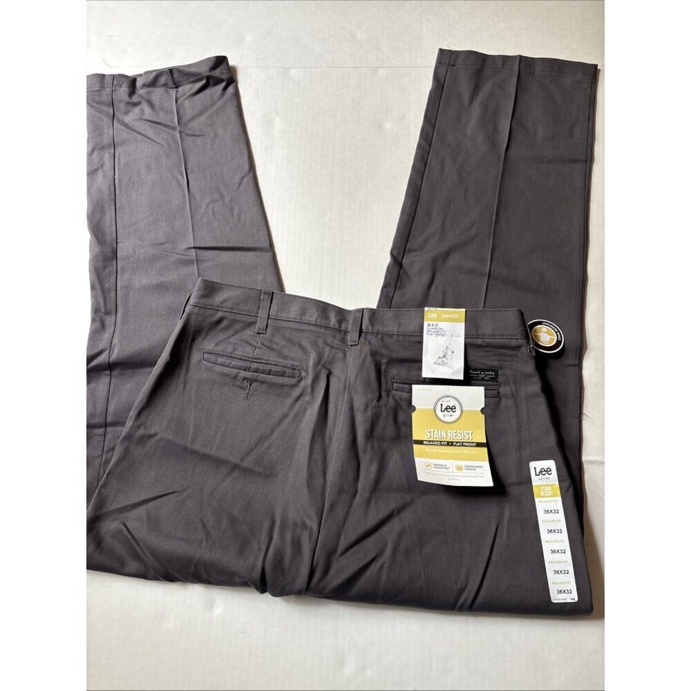 Men’s Lee Thin Gray Chinos Size 36 X 32 NWT Lightweight Relaxed Stain Resistant - Picture 2 of 4